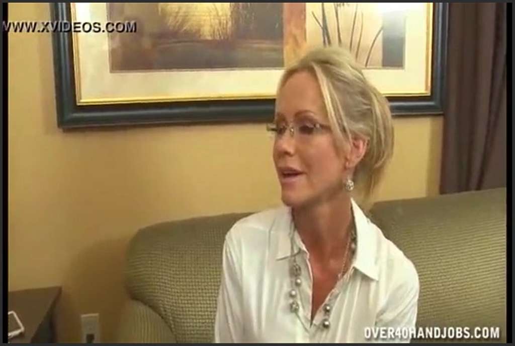 Anke Engelke beim Gangbang mit Faustfick