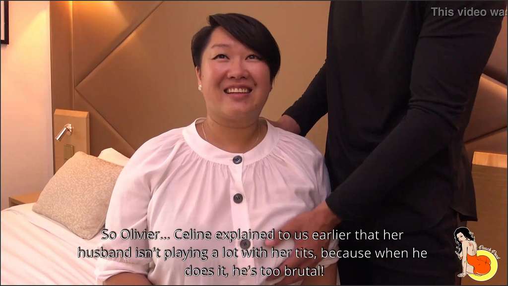 Celine den Jungschwanz und nimmt ihn zwischen die Titten