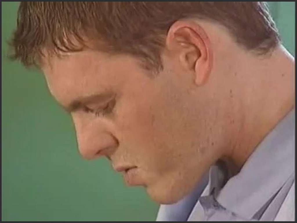 Gina Wild Sklave nach BDSM Spielchen mit Handjob beglückt