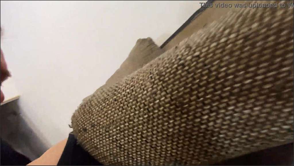 Lil Katt Seitengasse vögelt er das schwarzhaarige Flittchen