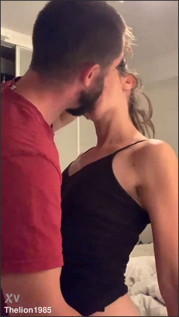 Zungenkuss mit versteckter Kamera POV gebumst