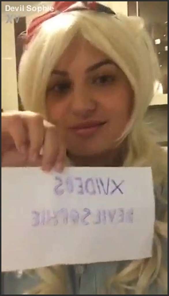 Devil Sophie Muschis outdoor gevögelt